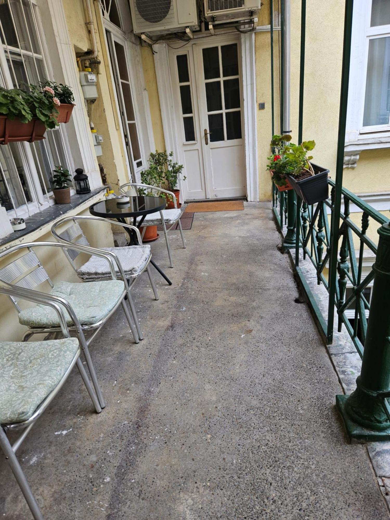 Danube Bridge Apartments, Budapest